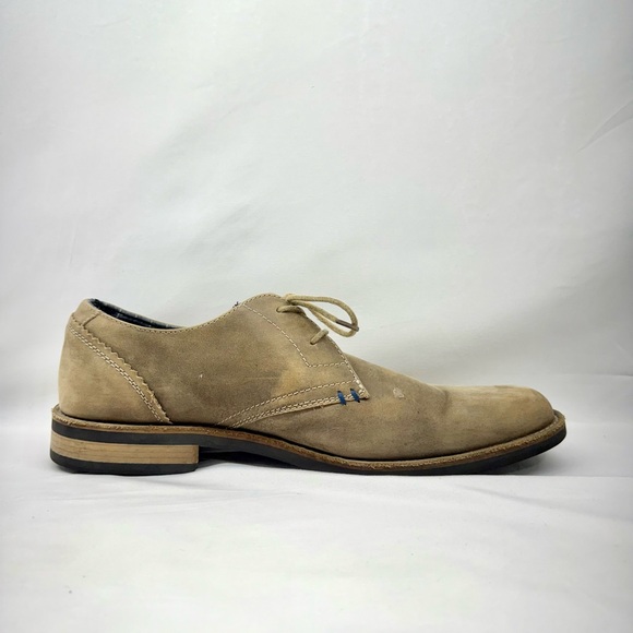 Men’s shoes (size 11) - Picture 5 of 9